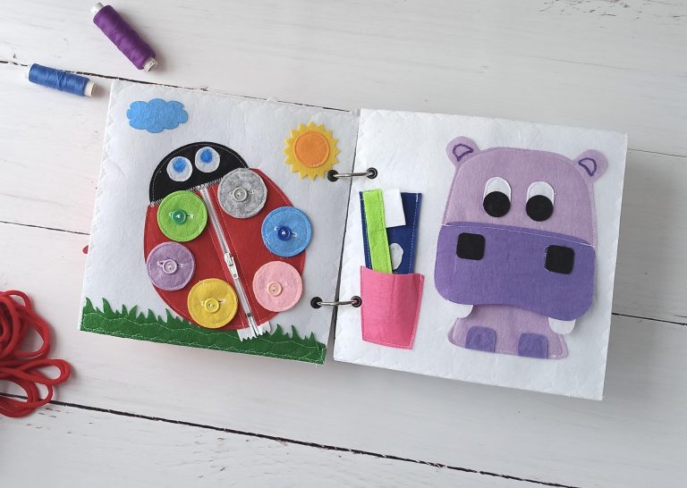 Działanie zabawek sensorycznych na rozwój dziecka oczami marki LittleKuh