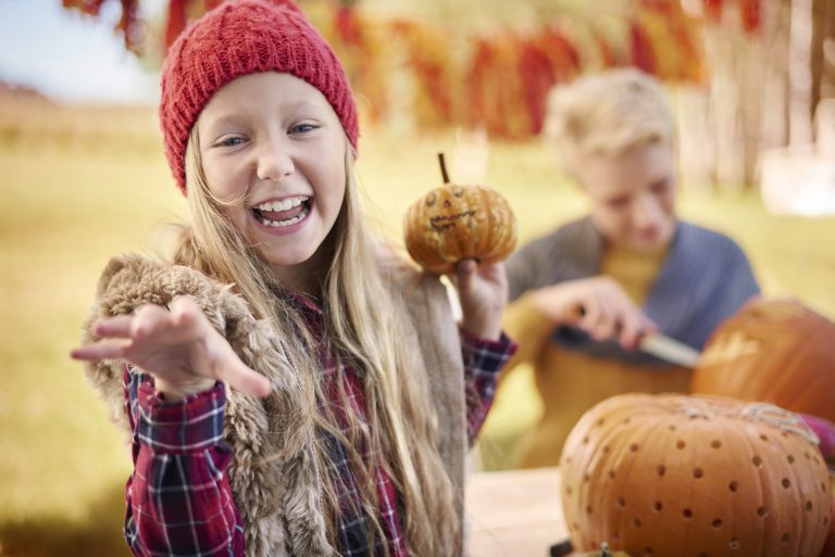 Przebudź Jesienną Kreatywność Dziecka: 10 Inspirujących Pomysłów